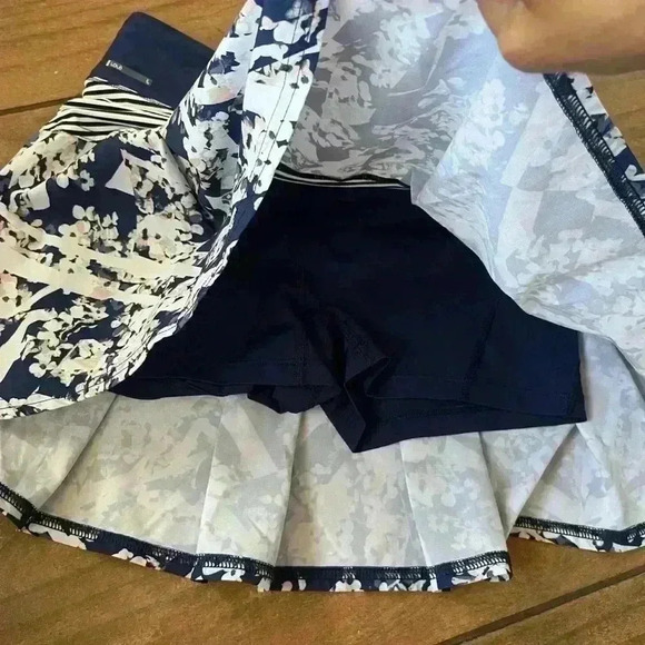 Lole tennis skort Xsmall - Picture 3 of 4